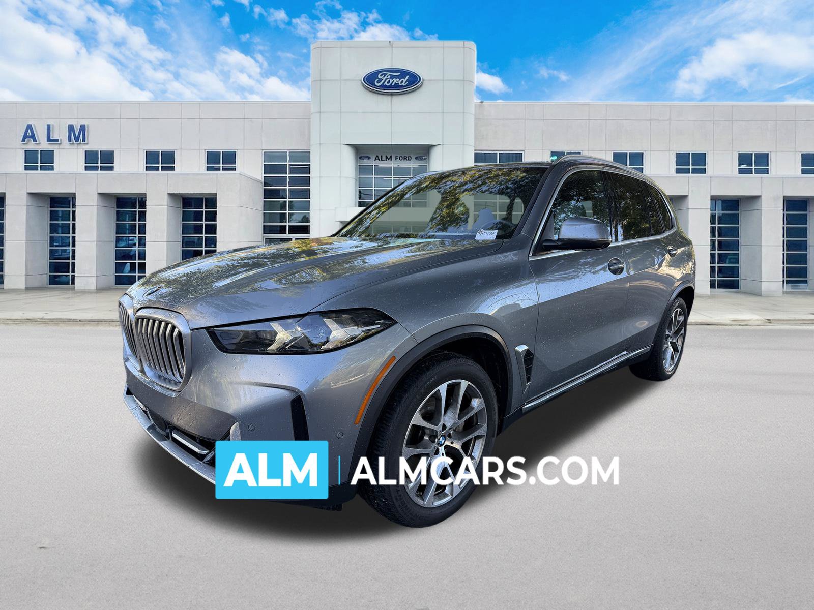 Used 2024 BMW X5 xDrive40i w/ Parking Assistance Package AWD/4WD image 1