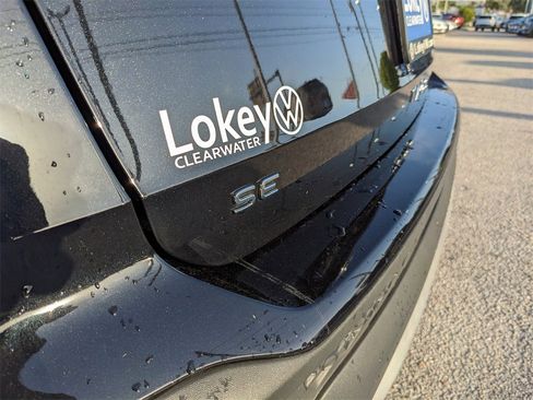 Certified 2022 Volkswagen Taos SE w/ Driver Assistance Package image 11