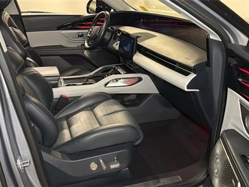 Used 2024 Lincoln Nautilus Reserve w/ Equipment Group 203A image 7