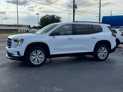 Used 2026 GMC Acadia Elevation w/ Elevation Premium Package FWD image 3