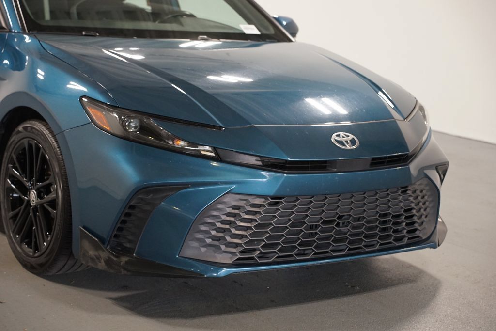 Certified 2025 Toyota Camry SE FWD image 4