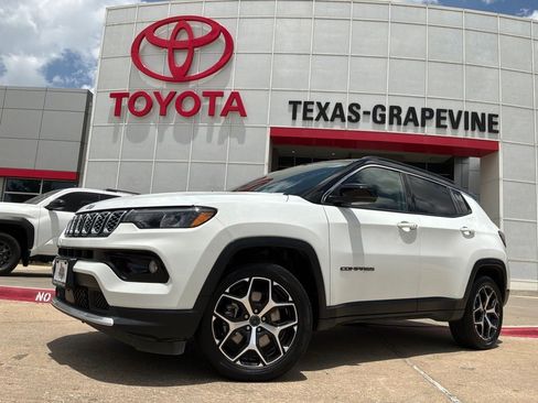 Used 2025 Jeep Compass Limited AWD/4WD image 2