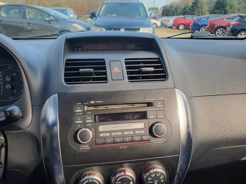 Used 2008 Suzuki SX4 AWD Hatchback w/ Touring Pkg image 18