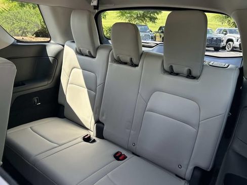 Used 2022 Nissan Pathfinder SL FWD image 21