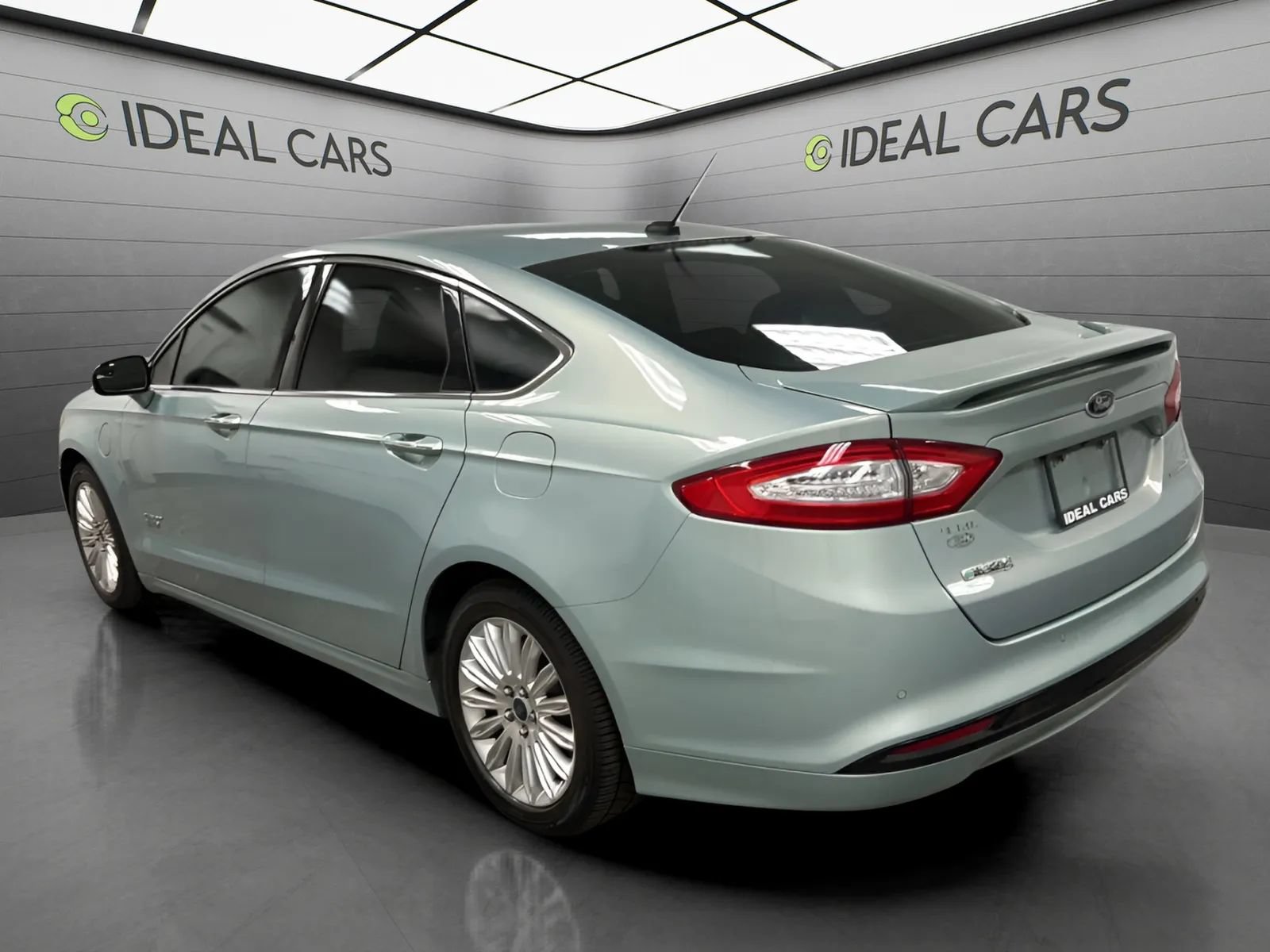 Used 2013 Ford Fusion Energi Titanium FWD image 7
