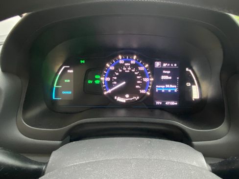 Used 2018 Hyundai Ioniq Blue FWD image 15