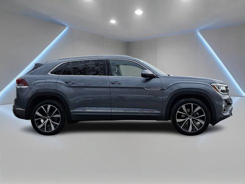 Used 2025 Volkswagen Atlas Cross Sport SEL Premium R-Line AWD/4WD image 4