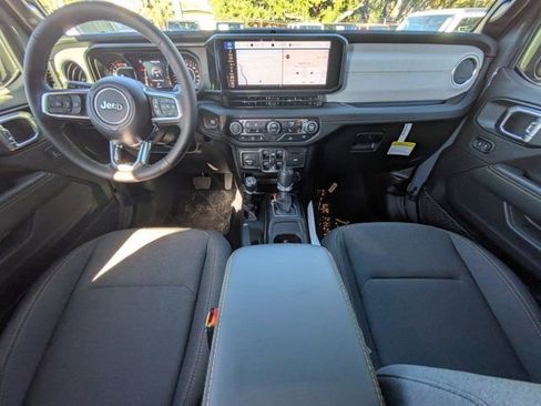 New 2026 Jeep Wrangler Unlimited Sahara w/ Technology Group AWD/4WD image 13
