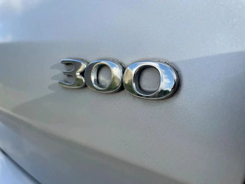 Used 2008 Chrysler 300 LX RWD image 10