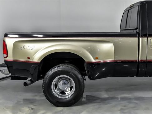 Used 2000 Ford F350 Lariat image 12