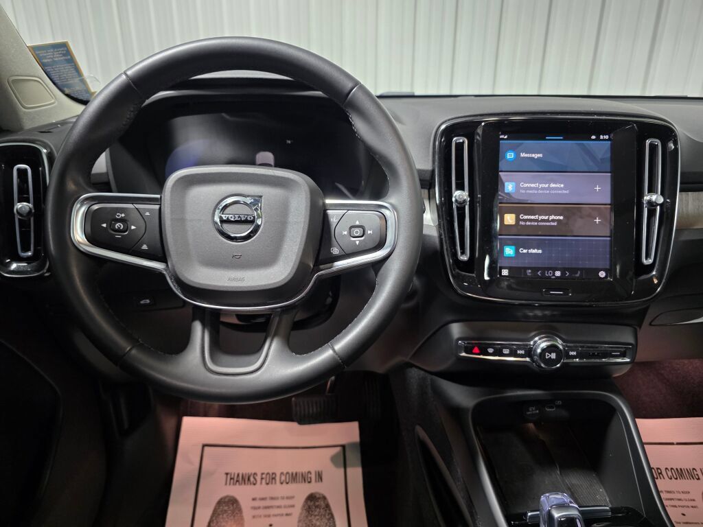 Used 2023 Volvo XC40 B5 Plus AWD/4WD image 8