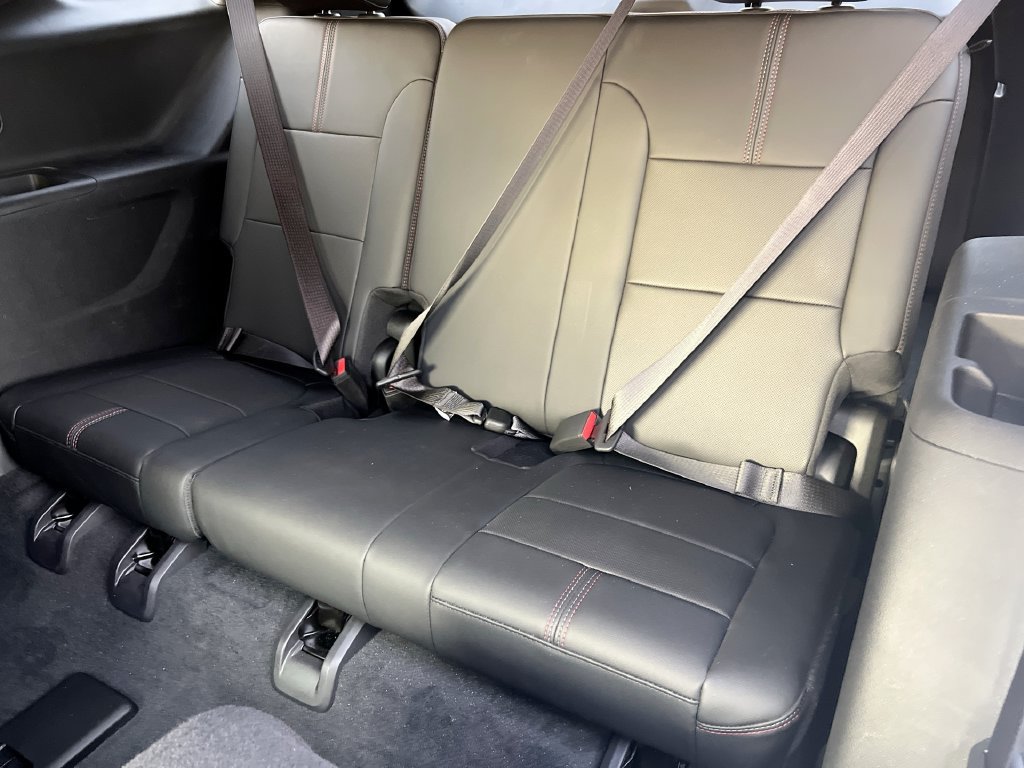 Used 2023 Chevrolet Traverse RS AWD/4WD image 29