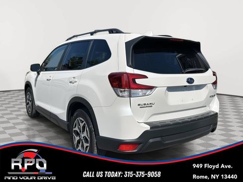 Used 2022 Subaru Forester Premium AWD/4WD image 4