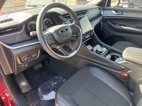 New 2025 Jeep Grand Cherokee L Altitude image 14