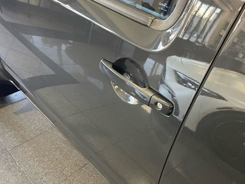 Used 2011 Nissan Frontier PRO-4X w/ Pro-4x Luxury Pkg image 13