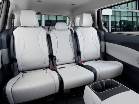 New 2026 Kia Carnival EX FWD image 17