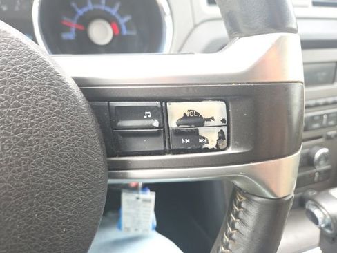 Used 2010 Ford Mustang Premium image 28