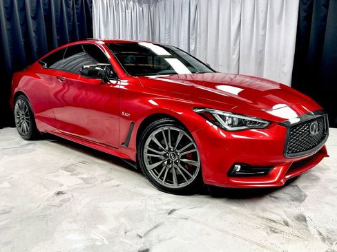 Used 2017 INFINITI Q60 Red Sport 400 image 4