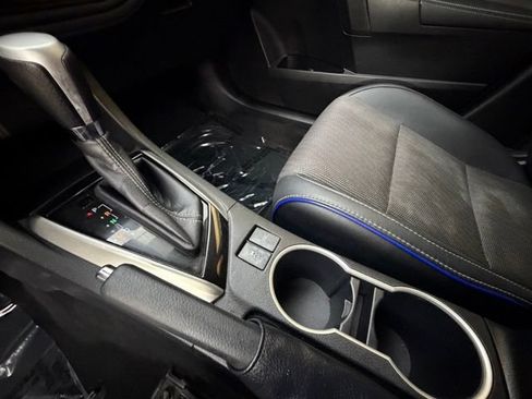 Used 2017 Toyota Corolla SE w/ Carpet Mat Package (TMS) FWD image 21