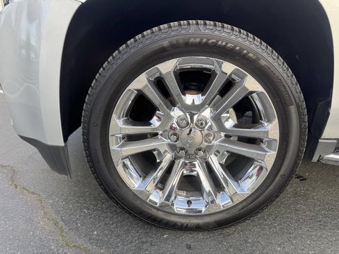 Used 2017 GMC Yukon XL SLT w/ Premium Edition image 21