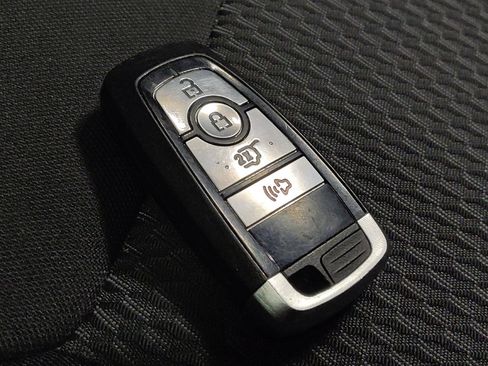 Used 2022 Ford Explorer XLT RWD image 32