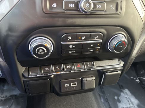 Used 2022 Chevrolet Silverado 1500 Custom AWD/4WD image 21