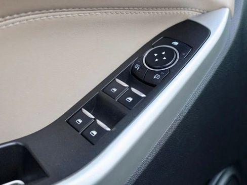 Used 2022 Ford Explorer XLT w/ Equipment Group 202A image 19