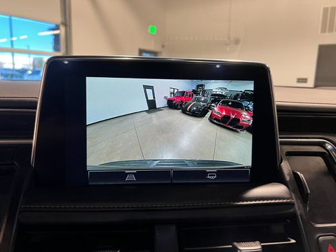 Used 2022 GMC Yukon SLT w/ SLT Luxury Package image 19