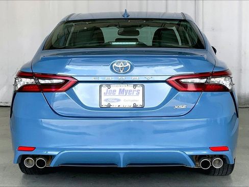 Used 2024 Toyota Camry XSE FWD image 3