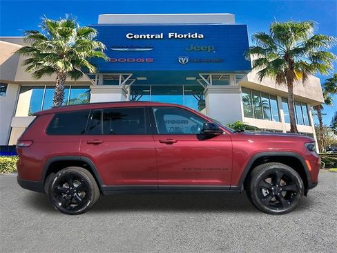 Used 2024 Jeep Grand Cherokee L Limited w/ Black Appearance Package image 4