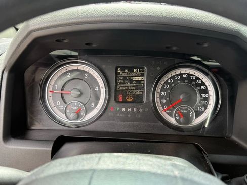 Used 2018 RAM 2500 Tradesman w/ Chrome Appearance Group AWD/4WD image 13