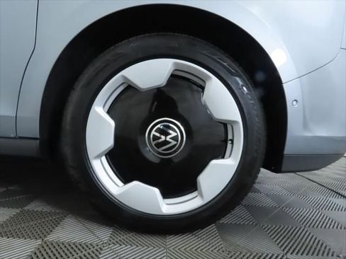 New 2025 Volkswagen ID. Buzz Pro S Plus image 32