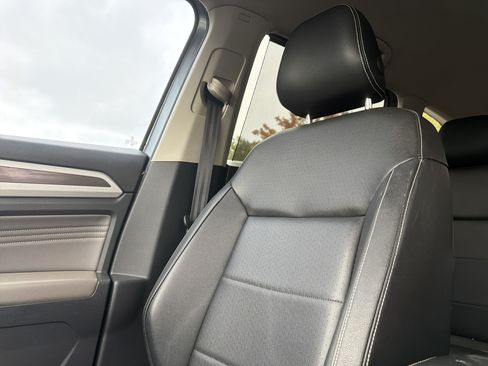 Used 2021 Volkswagen Atlas SE FWD image 24