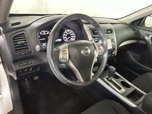 Used 2015 Nissan Altima 2.5 SV w/ Convenience Package FWD image 13