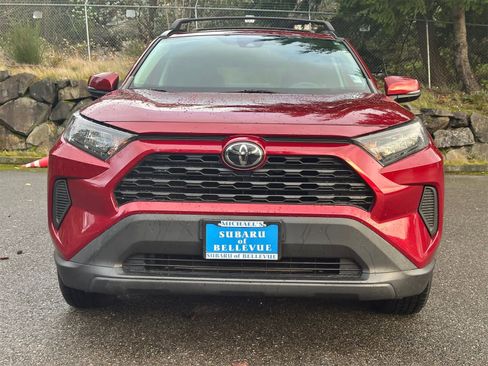 Used 2020 Toyota RAV4 LE image 5
