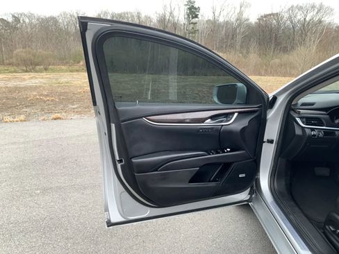 Used 2017 Cadillac XTS Luxury image 23