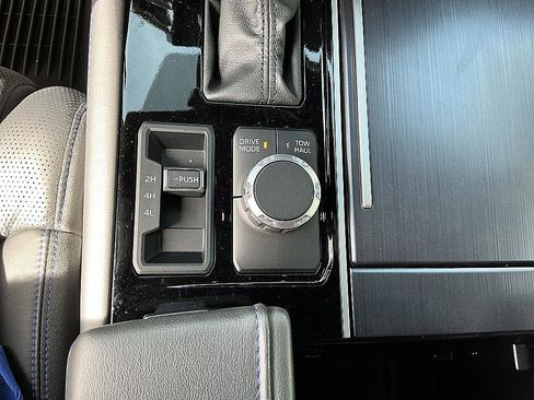 Used 2025 Toyota Tundra Platinum AWD/4WD image 20