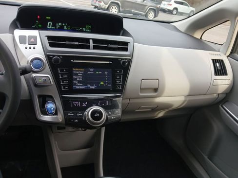 Used 2017 Toyota Prius V Two image 29