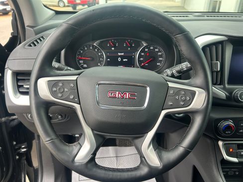 Used 2024 GMC Terrain SLT image 21
