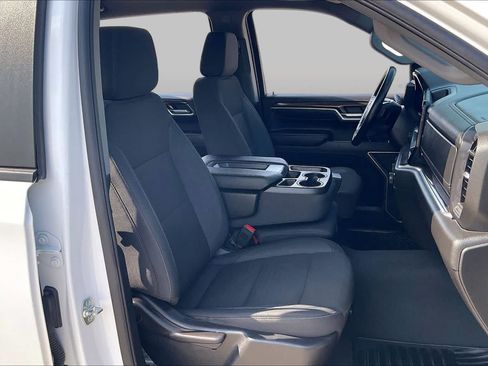 Used 2025 Chevrolet Silverado 1500 LT RWD image 9