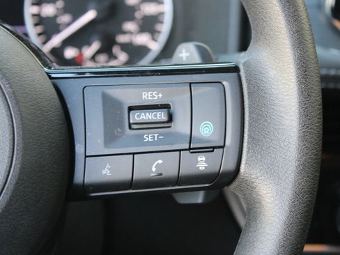 Used 2023 Nissan Rogue SV image 13