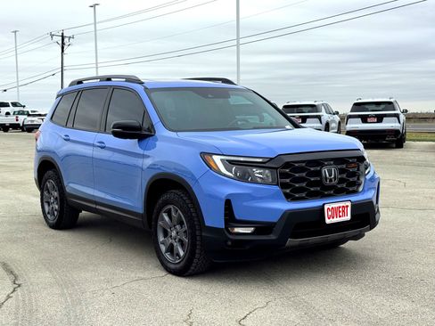 Used 2025 Honda Passport TrailSport image 5