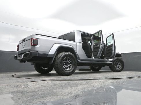 Used 2020 Jeep Gladiator Overland image 45