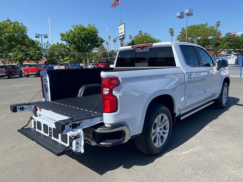 New 2026 Chevrolet Silverado 1500 LTZ w/ LTZ Premium Package AWD/4WD image 17