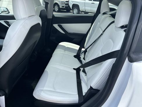 Used 2021 Tesla Model Y Long Range AWD/4WD image 23