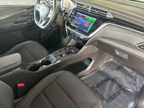 Used 2022 Chevrolet Bolt LT image 18