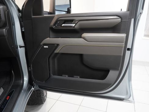 Used 2024 Chevrolet Silverado 2500 ZR2 w/ Technology Package AWD/4WD image 26
