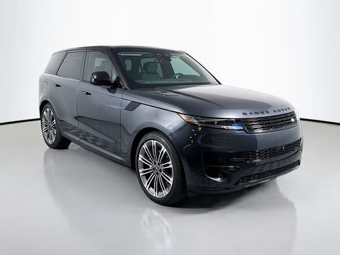 Used 2024 Land Rover Range Rover Sport SE AWD/4WD image 3