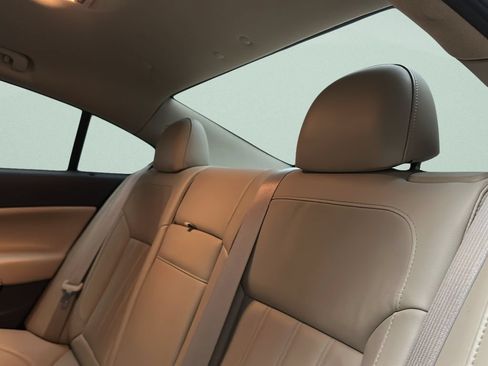 Used 2015 Buick Regal AWD image 16