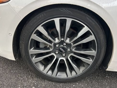 Used 2018 Lincoln Continental Reserve AWD/4WD image 10
